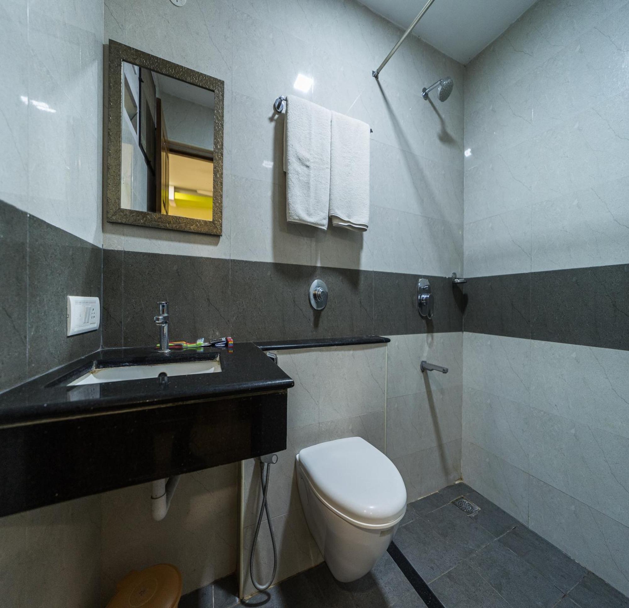 Sau Residency Hotel Kanchipuram Luaran gambar